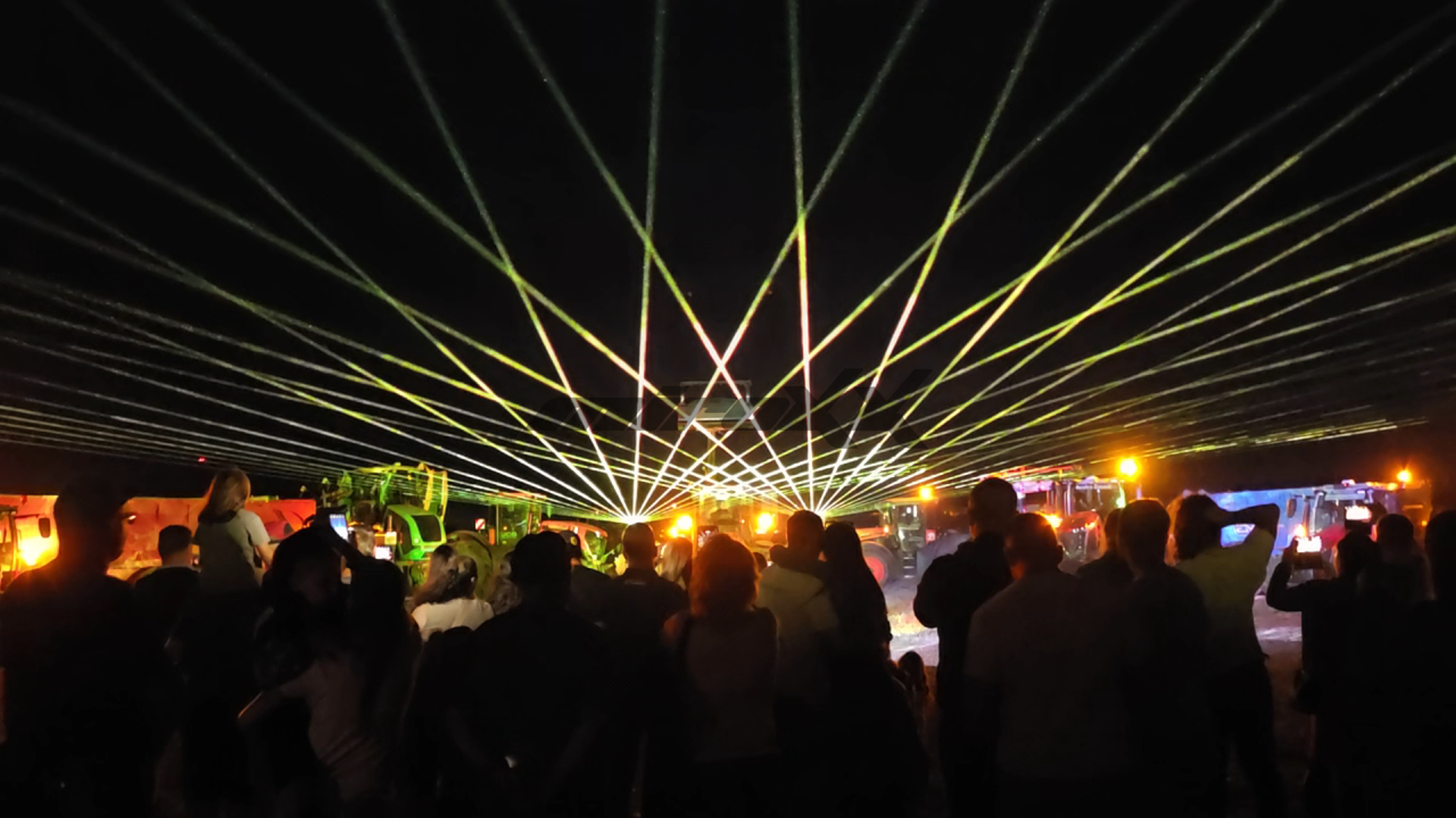 Deň poľa SÓJE 2026 Laserová show pre spoločnosť AGROTRADE GROUP - www.miroxx.eu