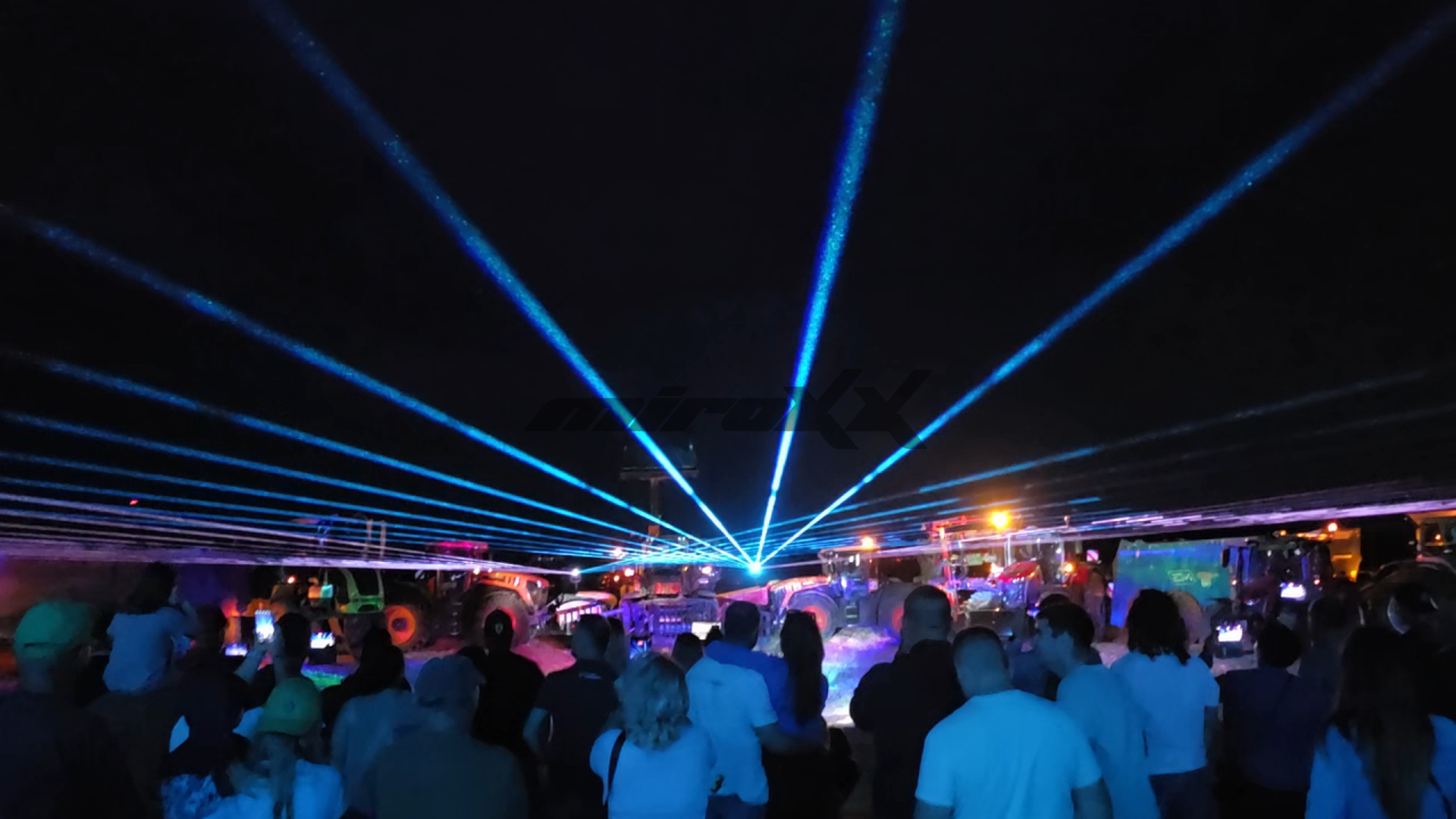 Deň poľa SÓJE 2026 Laserová show pre spoločnosť AGROTRADE GROUP - www.miroxx.eu 